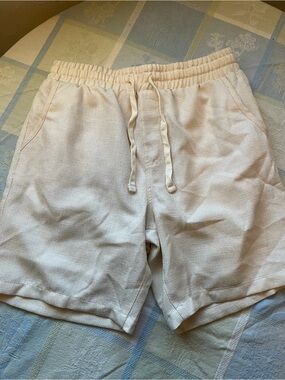 Men's Cream Athletic Drawstring Shorts - Relaxed Fit